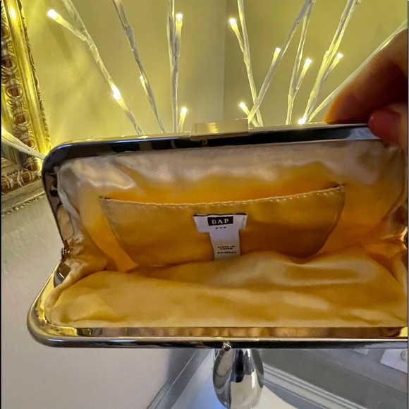 The Gap Gold Sequined Clutch Wallet Mini Purse Clasp Occasion Evening Handbag - Picture 2 of 5
